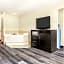 Super 8 by Wyndham Clinton