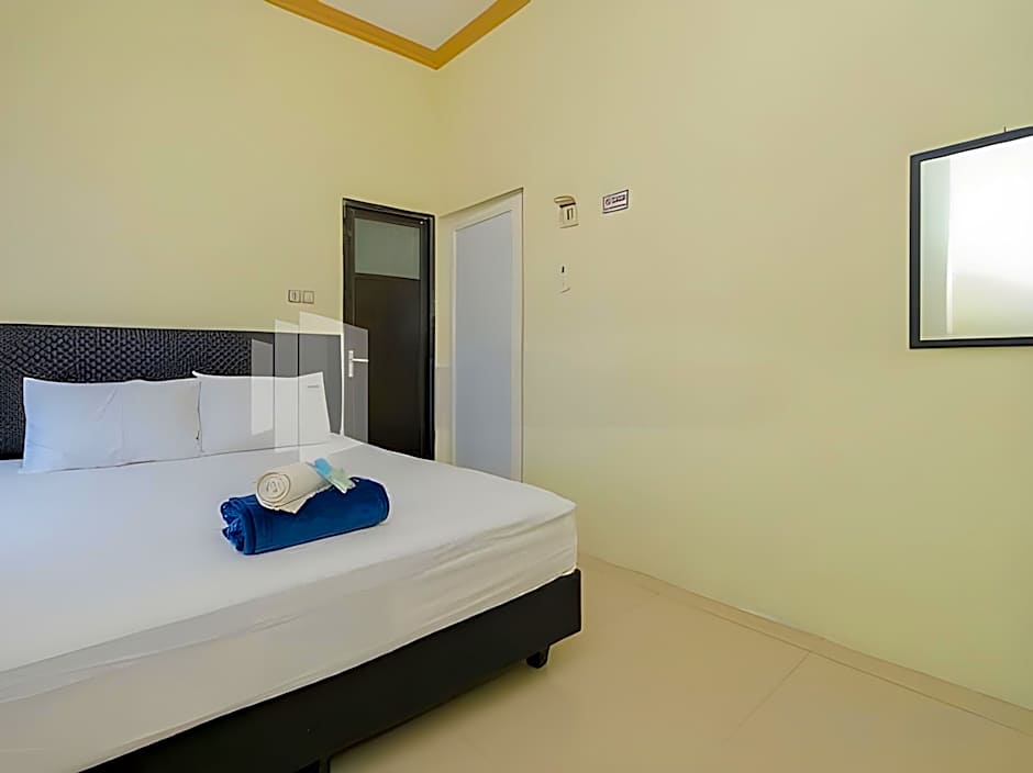 Grand Kencana Guesthouse Syariah near Wisata Bahari Lamongan Mitra RedDoorz