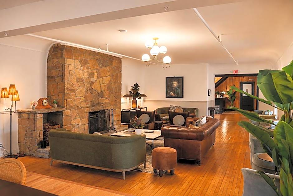 The Pines Inn
