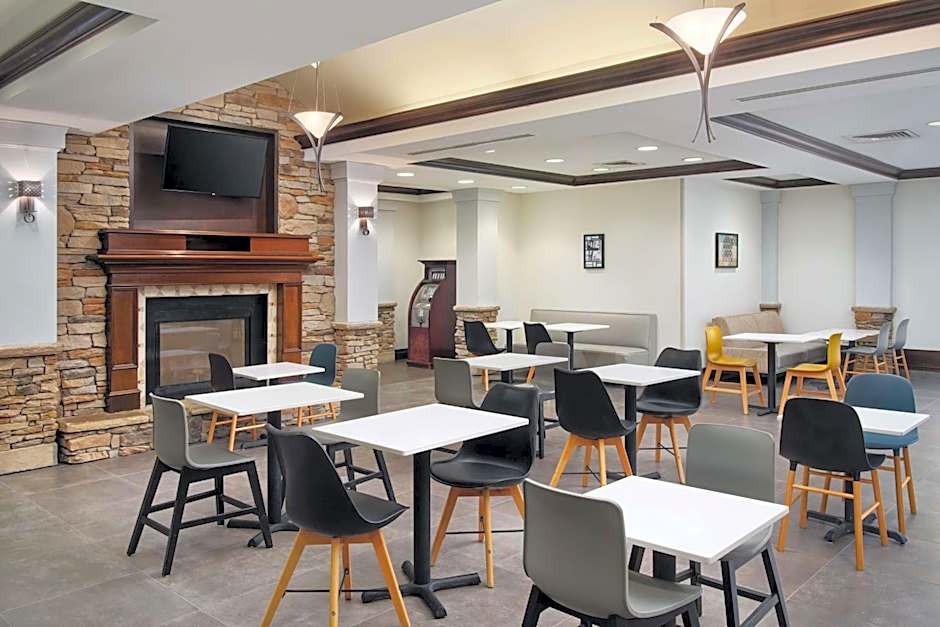 Hyatt House Sterling/Dulles Airport North