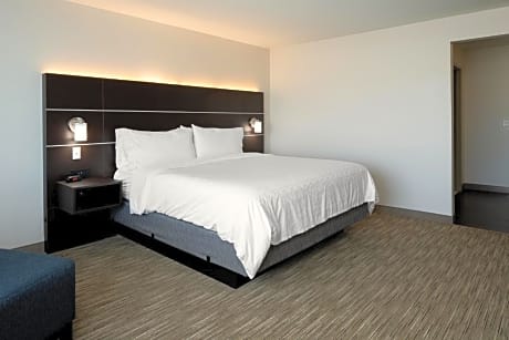 Standard King Room with Mobility Accessible Roll-In Shower