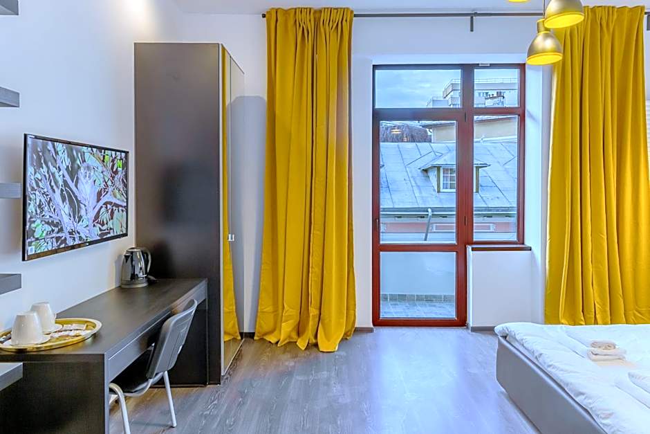 CHÂTEAU: Upscale Suites in Bucharest's Historical Center!