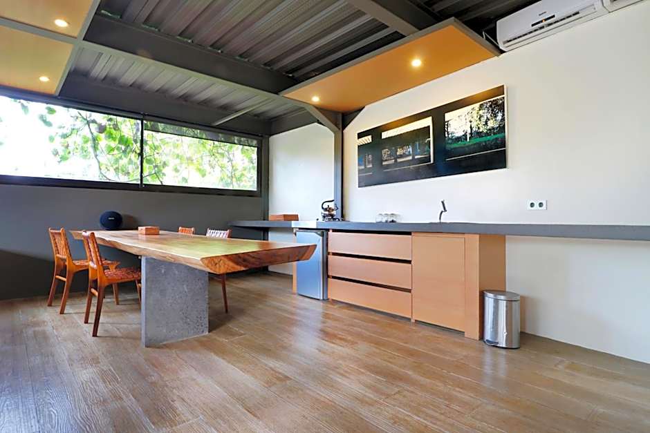 Clio Apartment