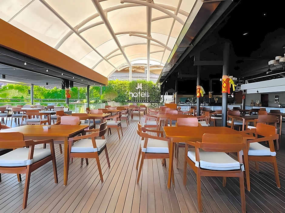 J4 Hotels Legian