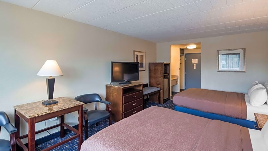 Best Western Plus Reading Inn & Suites