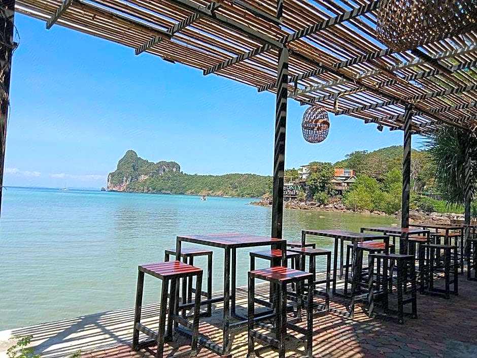 Phi Phi Green House