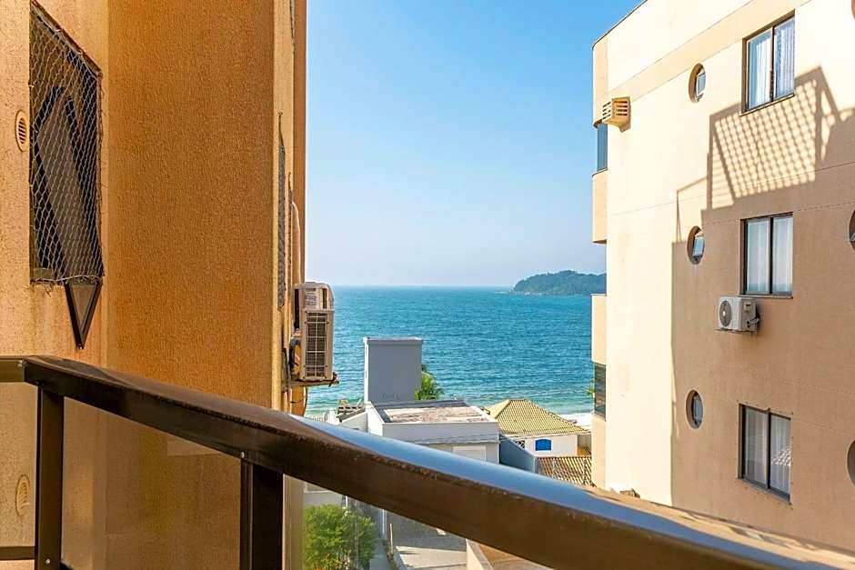 A02 - Estrela do Mar 403 A - Centro de Bombinhas - 30m do mar - Ótima localização