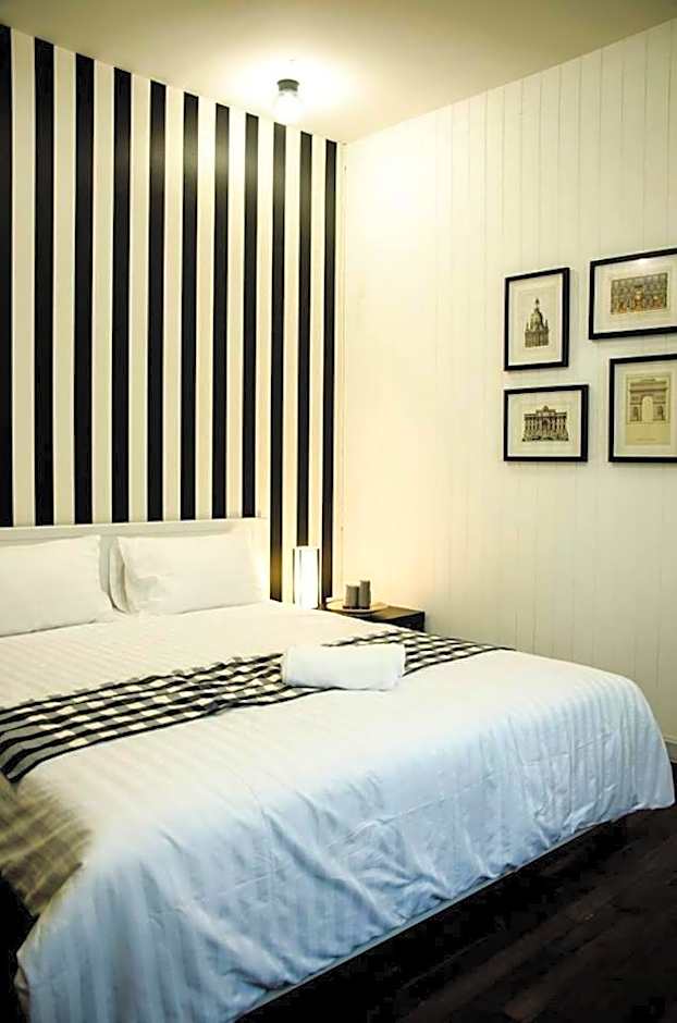 Goodfellas Thong lo Hostel #Check in time needed#