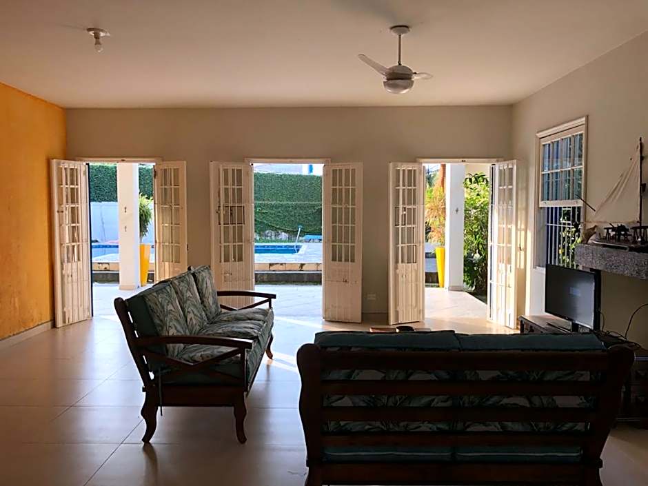 Pé na Areia com Piscina e Churrasqueira - 2 suítes