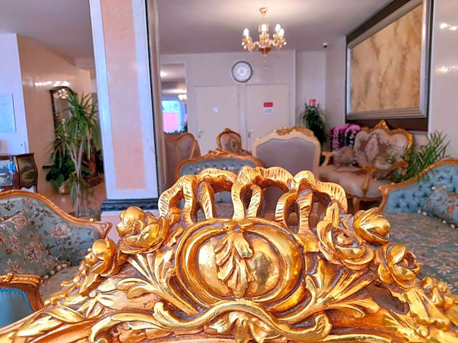 HOTEL ROYAL Paris Ivry