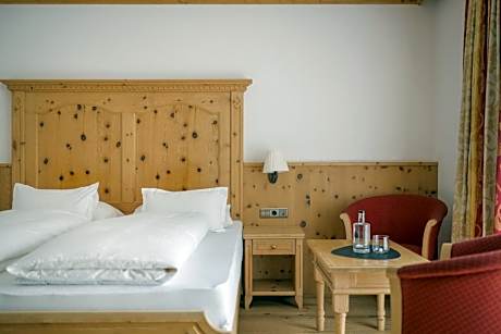 Comfort Double Room with Balcony and Mountain View