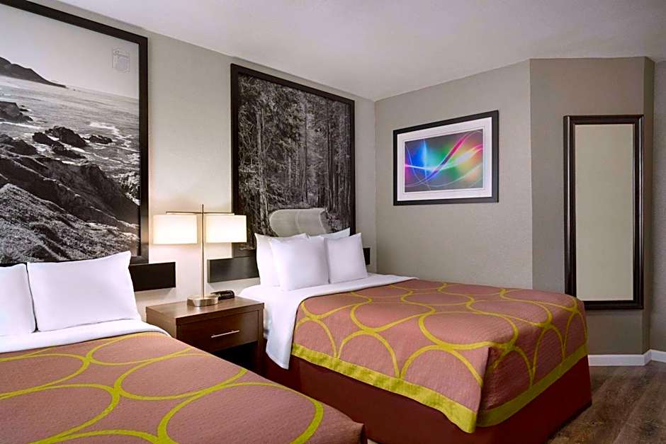 Super 8 by Wyndham Eureka