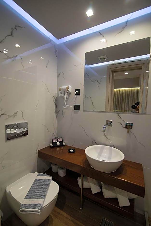 Aianteion Bay Luxury Hotel & Suites