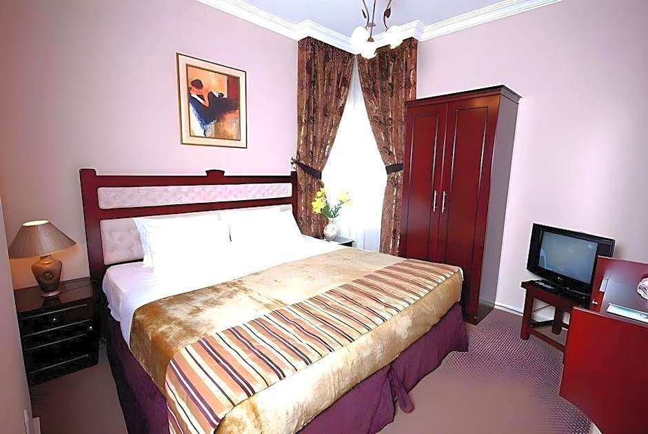 Al Bustan Tower Hotel Suites