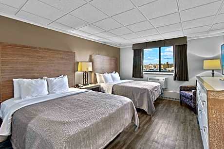 Queen Room with Two Queen Beds - Pet Friendly/Non-Smoking