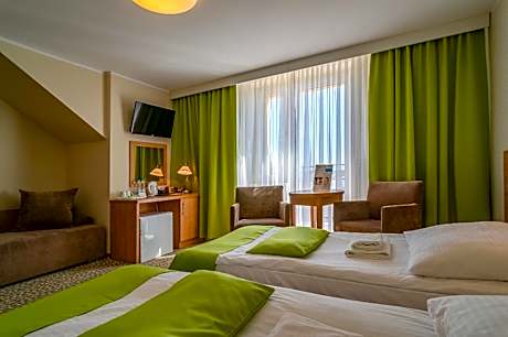 Standard Twin Room with Sofa