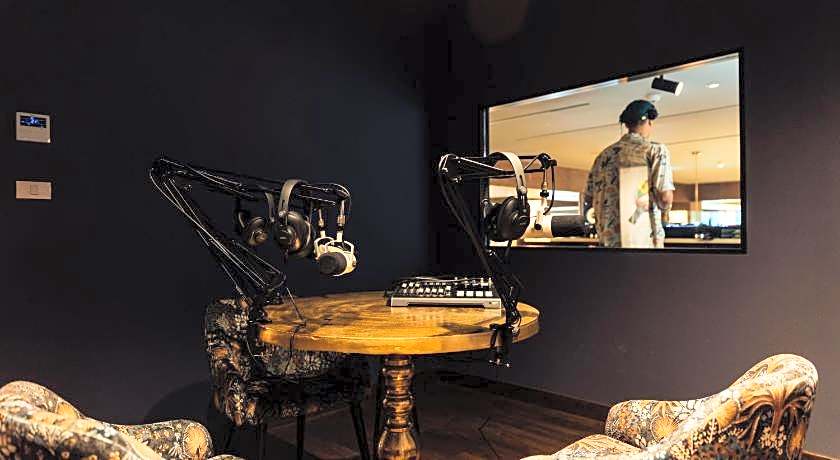 Public House Bangkok, a Member of Design Hotels