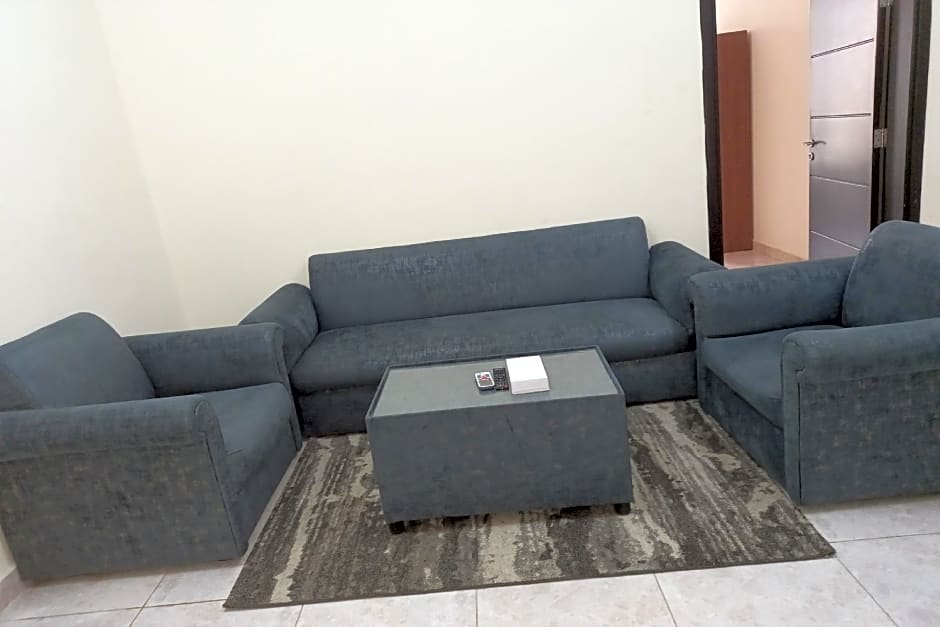 OYO 147 Babylon Furnished Apartment