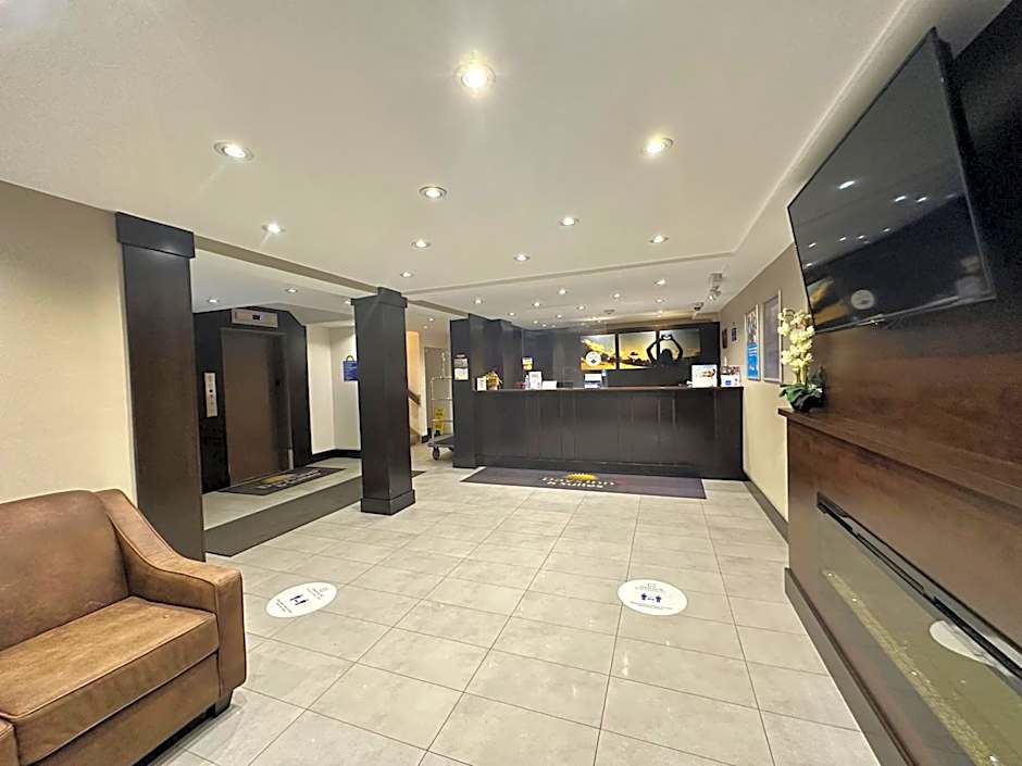 Days Inn & Suites by Wyndham North Bay Downtown