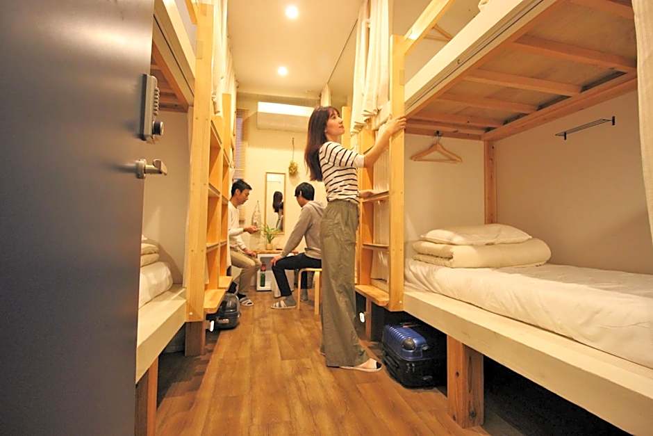 Hostel TOKI