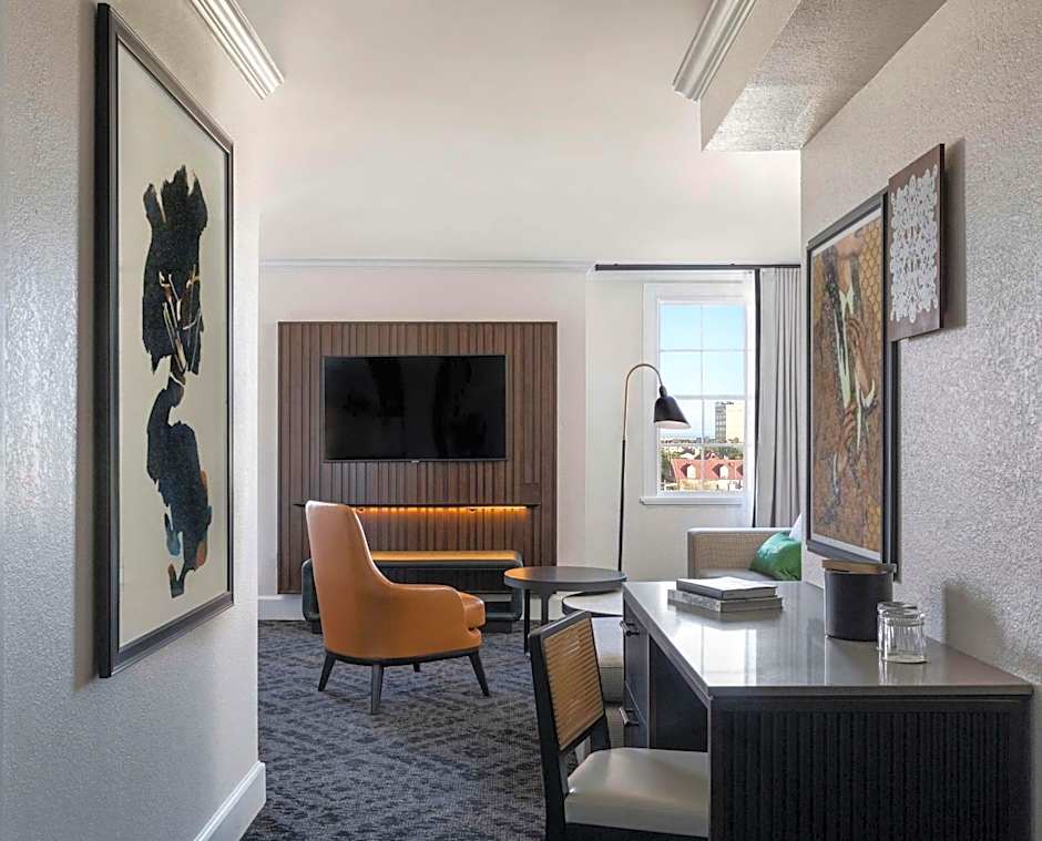Mills House Charleston, Curio Collection by Hilton