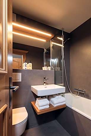 Double Room Active