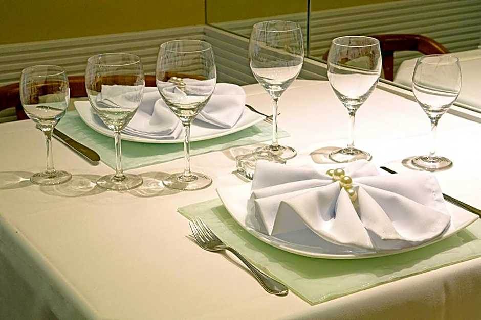 BAMBINA HOTEL -Adultos Somente