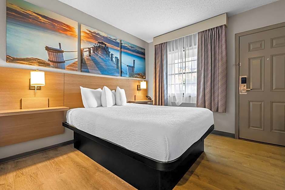 Days Inn by Wyndham Troy