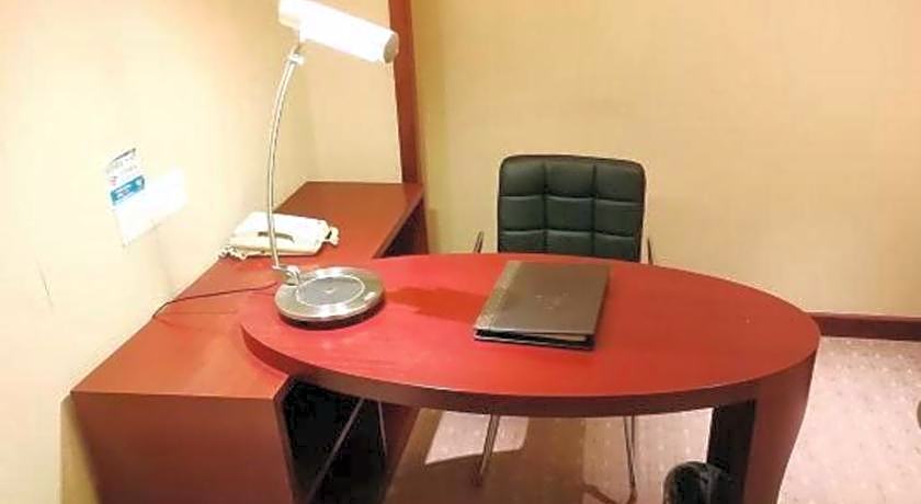 Yiyang Huatian Hotel