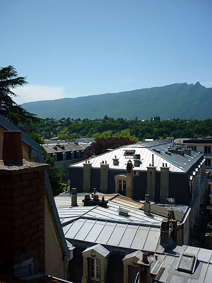 Authentic by Balladins, Hotel Le Carre d'Aix