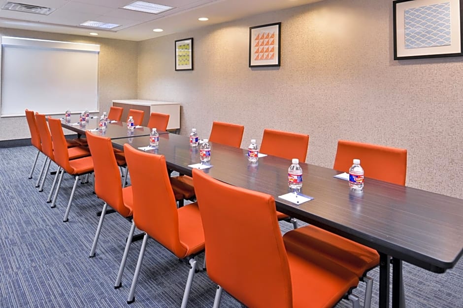 Holiday Inn Express & Suites Selma By IHG