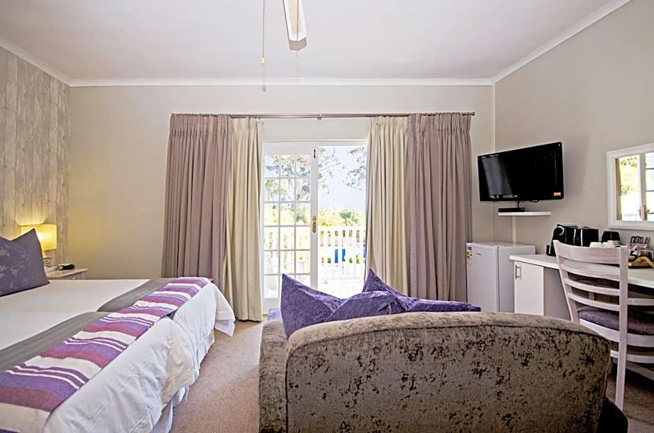 Lodge on Main Guest House and Conference Centre