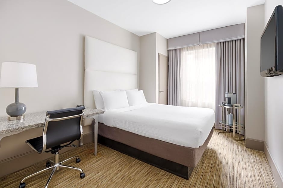 Holiday Inn Express Chicago - Magnificent Mile By IHG
