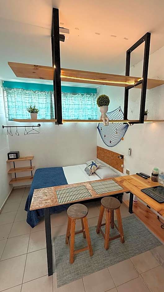 Suites Brisa Marina - atrás de Playa Regatas y el Malecón, 6 calles del Acuario