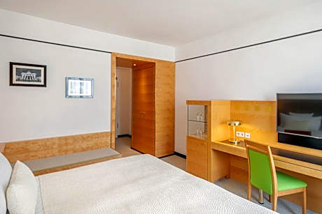 Deluxe Double Room with City View