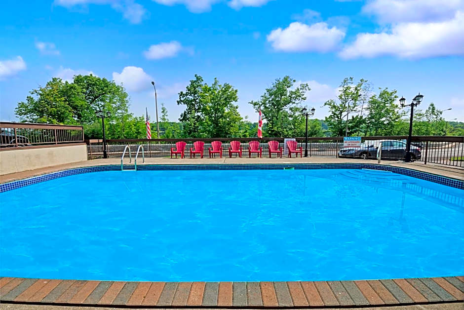 Super 8 by Wyndham Niagara Falls North