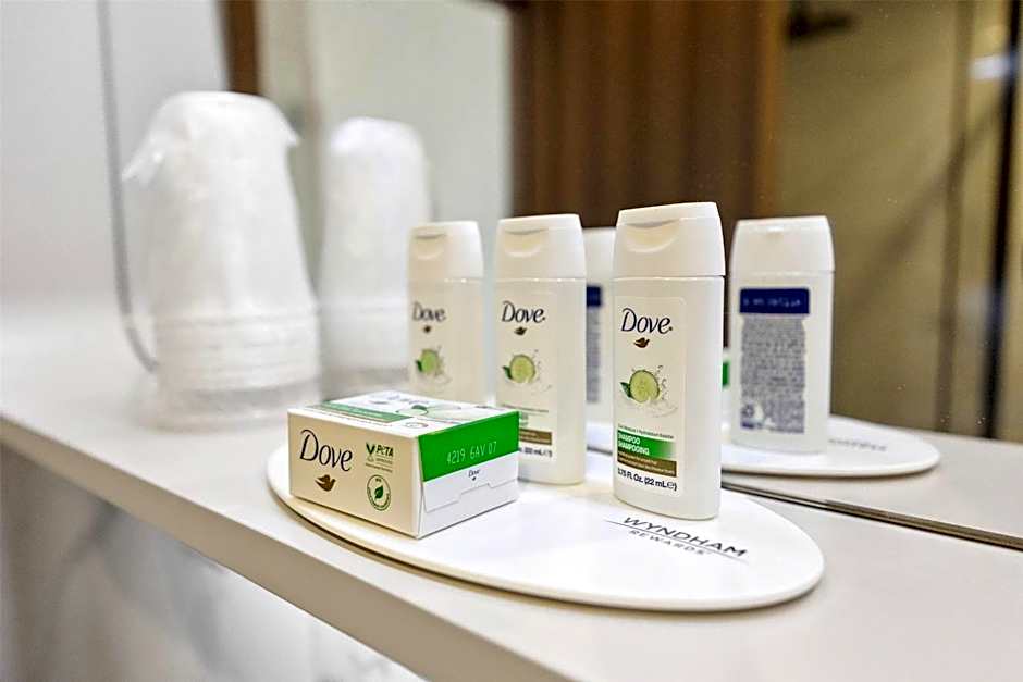 Ramada by Wyndham Flushing Queens