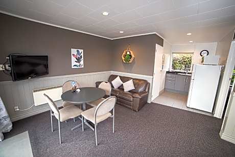 Superior King Studio