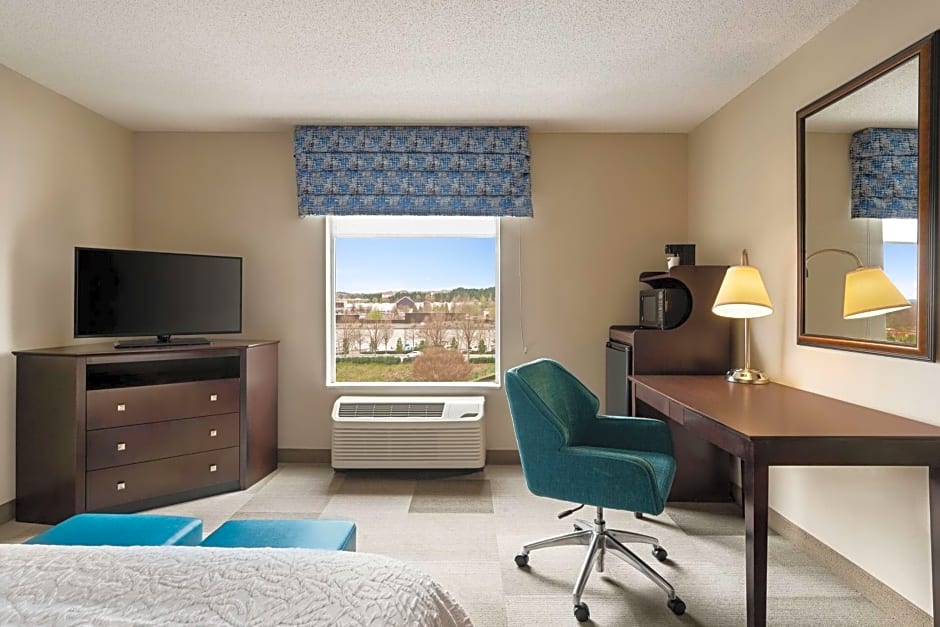 Hampton Inn By Hilton & Suites Atlanta Airport West/Camp Creek Pkwy