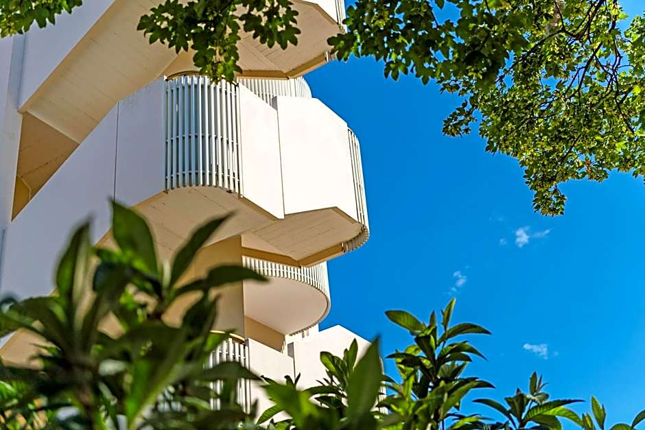 Salus Smart & Chic Hotel