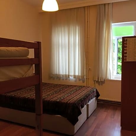 Economy Quadruple Room with Shared Bathroom