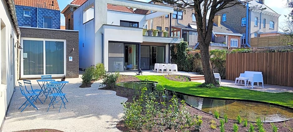 B&B Charles Cabour