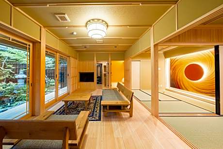 Luxury Suite with Garden View