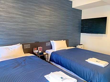 Compact Twin Room - Smoking