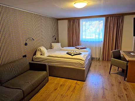 Double Room (1 Adult)