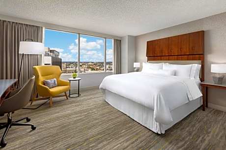 Guest room, 1 King, High floor