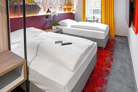 2 Single Beds