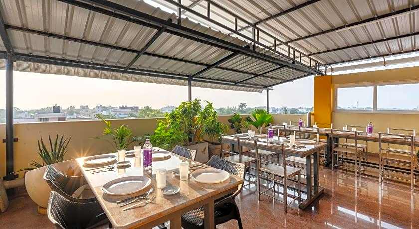 Treebo Grace Inn, 3 Min Walk From Promenade Beach