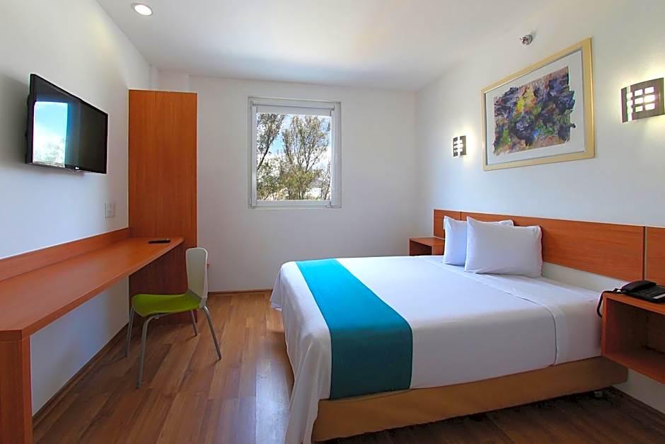 One Guadalajara Periférico Poniente