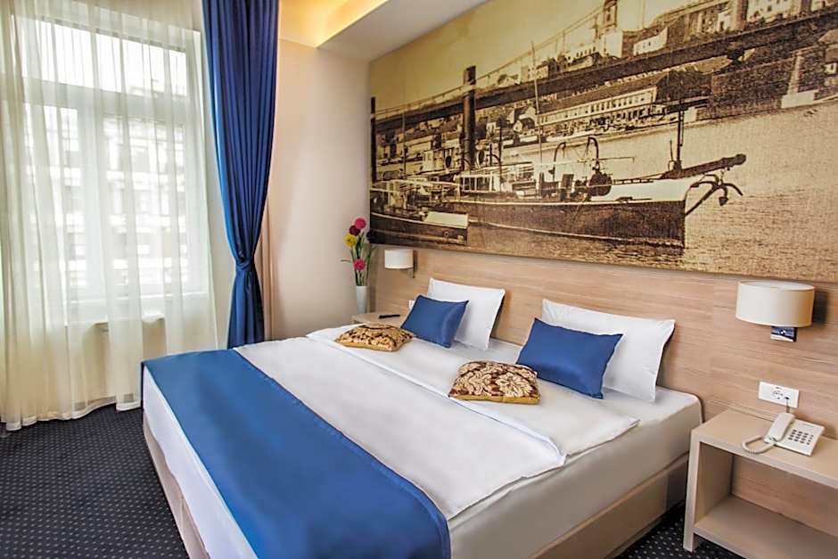 Five Points Square - City Center